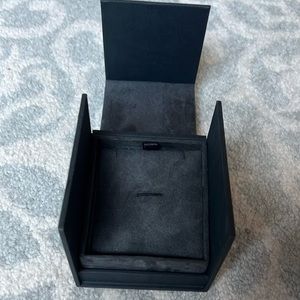 David Yurman jewelry box. Box only no jewelry included 100% authentic.